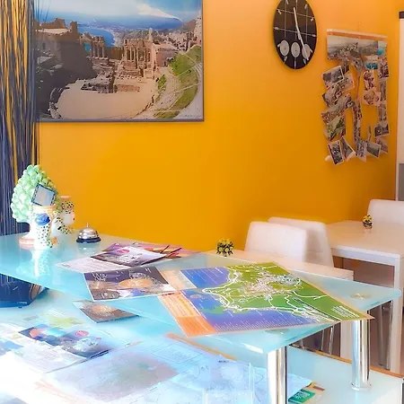 Rosangela فندق مبيت وإفطار تاورمينا