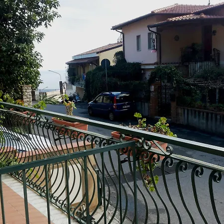 فندق مبيت وإفطار Rosangela